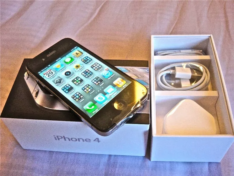 Продаю Apple iPhone 4,  Blackberry Playbook, Blackberry Style