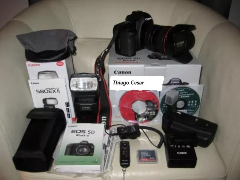  Nikon D700 Digital SLR Camera with Nikon AF-S VR 24-120mm lens $1000